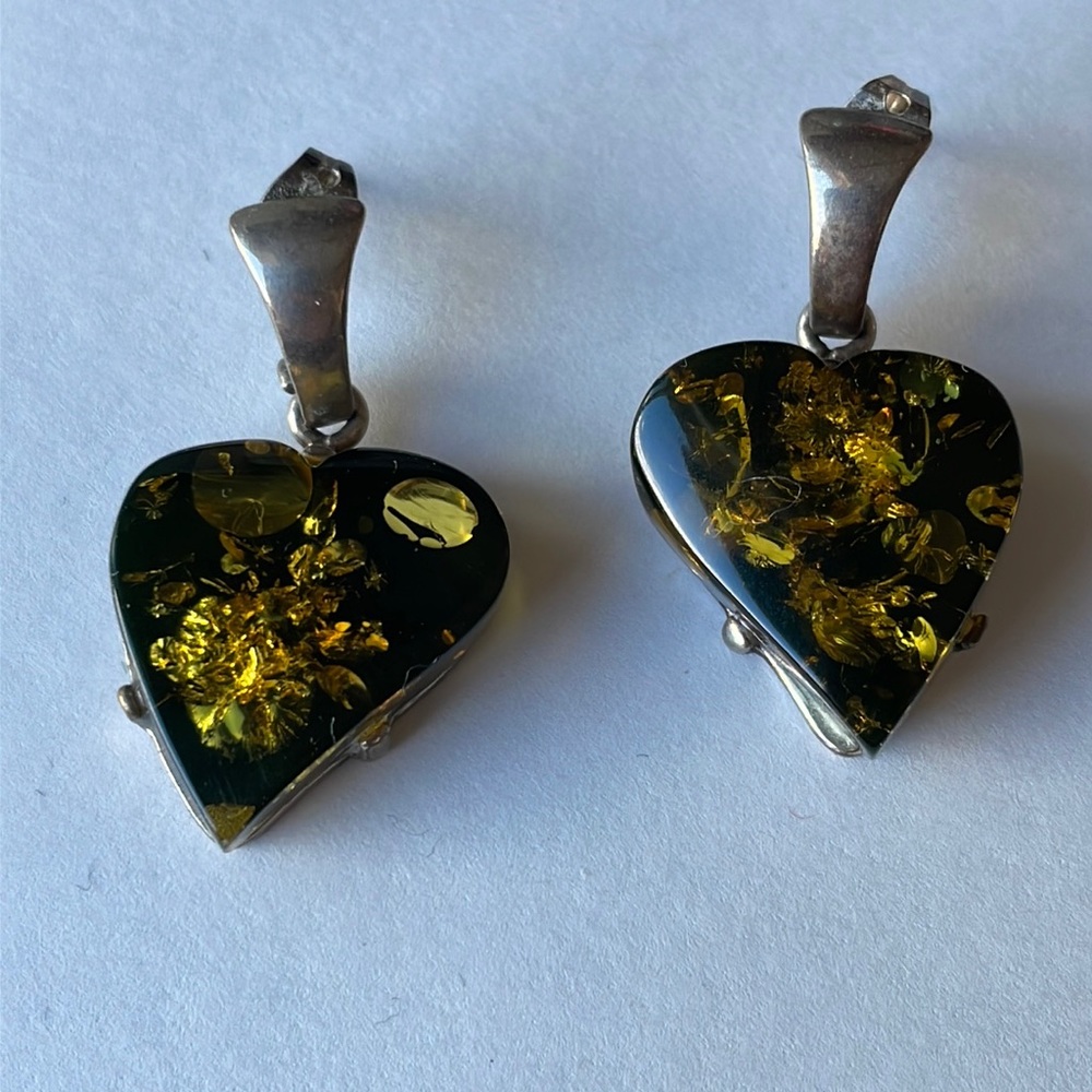 Amber/sterling silver heart earrings.